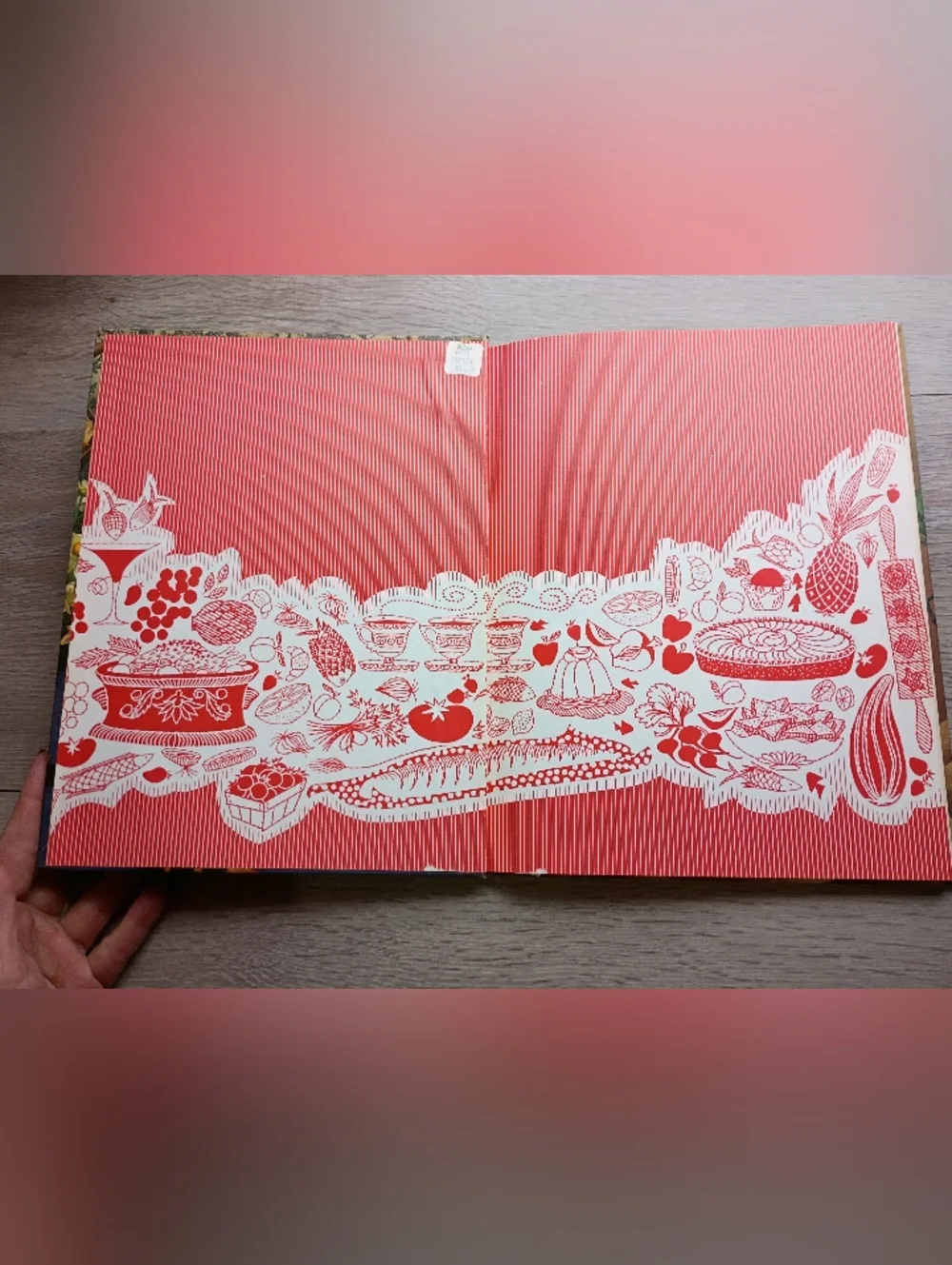 1969 Woman's Famous French Cookery Hard Cover Cookbook Illustrated
